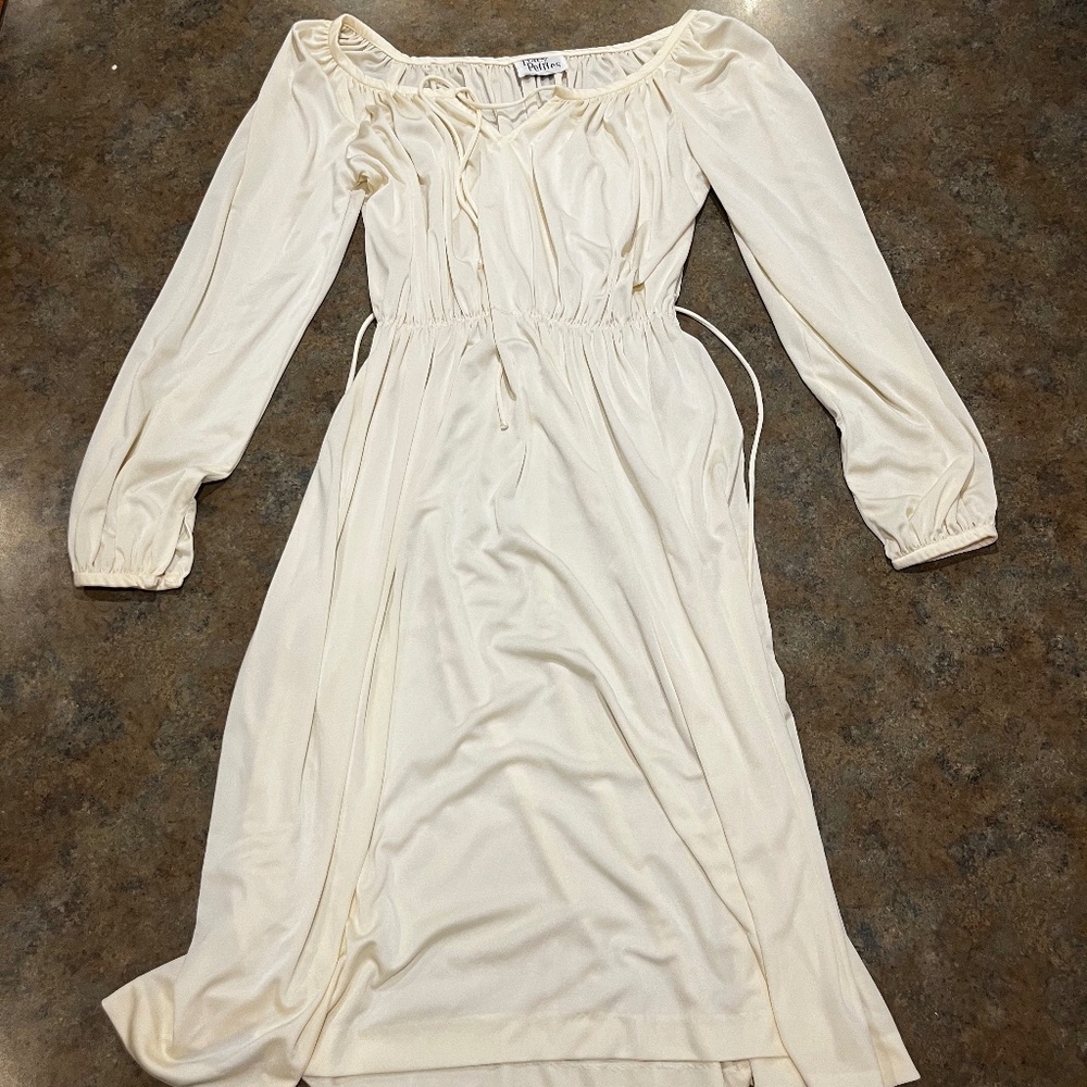 Vintage 1970s Tracy Petites Peasant Dress – Cream – Long Sleeve